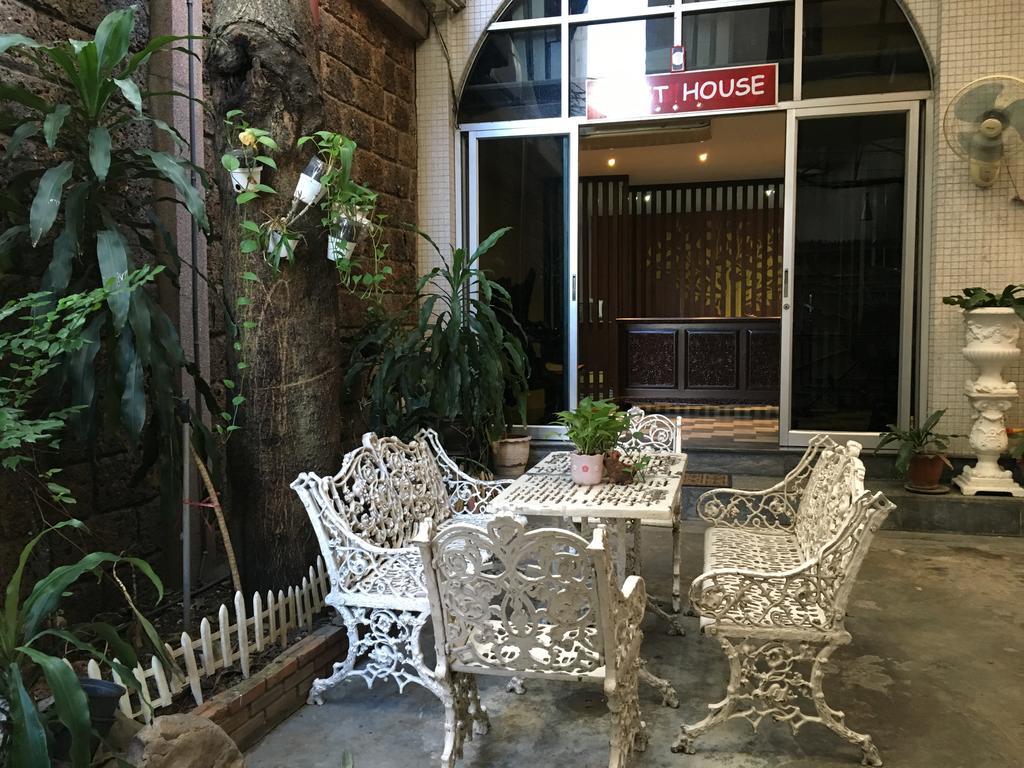 The Grand Palace Hostel Bangkok Exterior photo