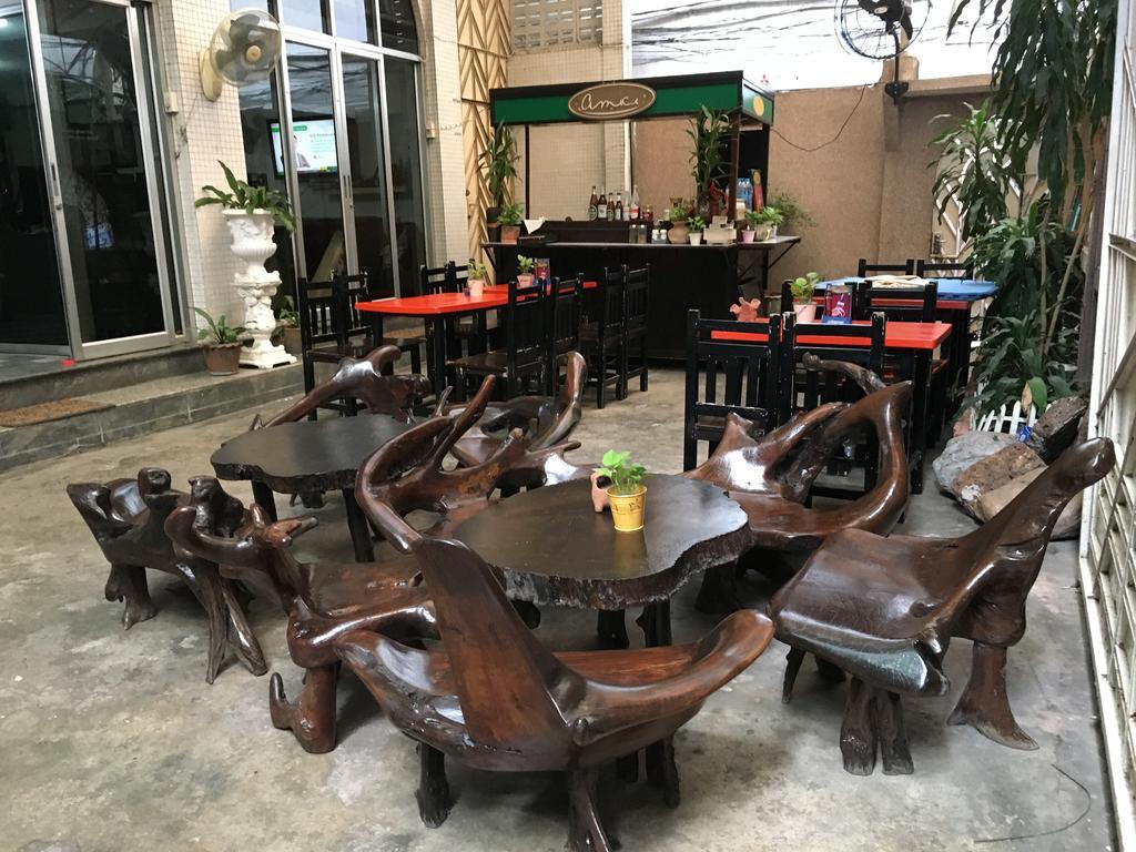 The Grand Palace Hostel Bangkok Exterior photo