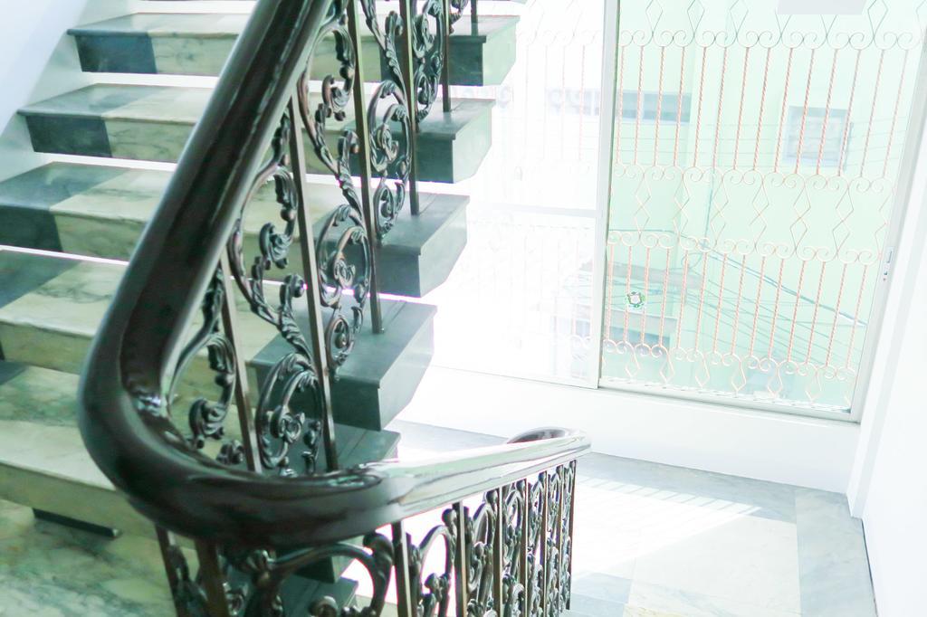 The Grand Palace Hostel Bangkok Exterior photo